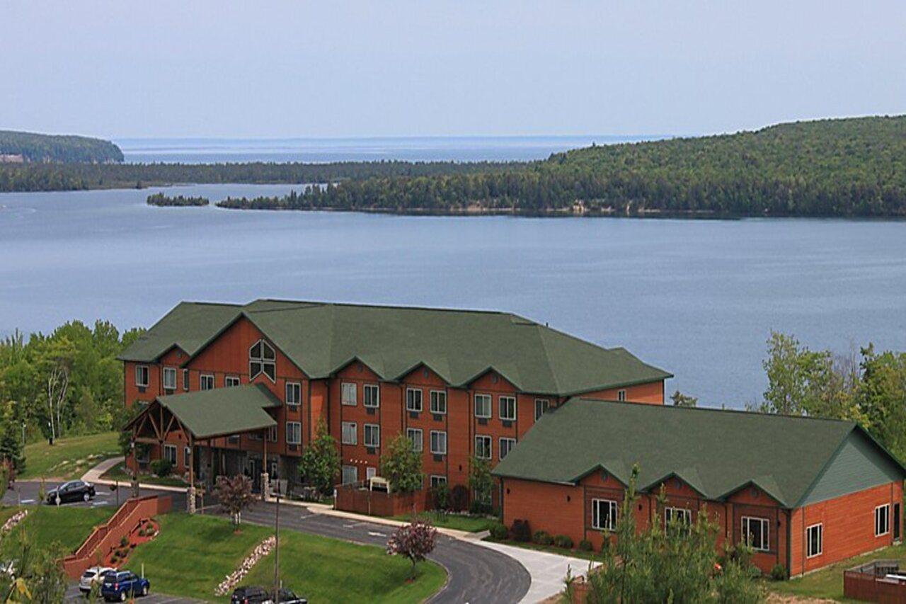 Holiday Inn Express Munising-Lakeview, An Ihg Hotel Zewnętrze zdjęcie