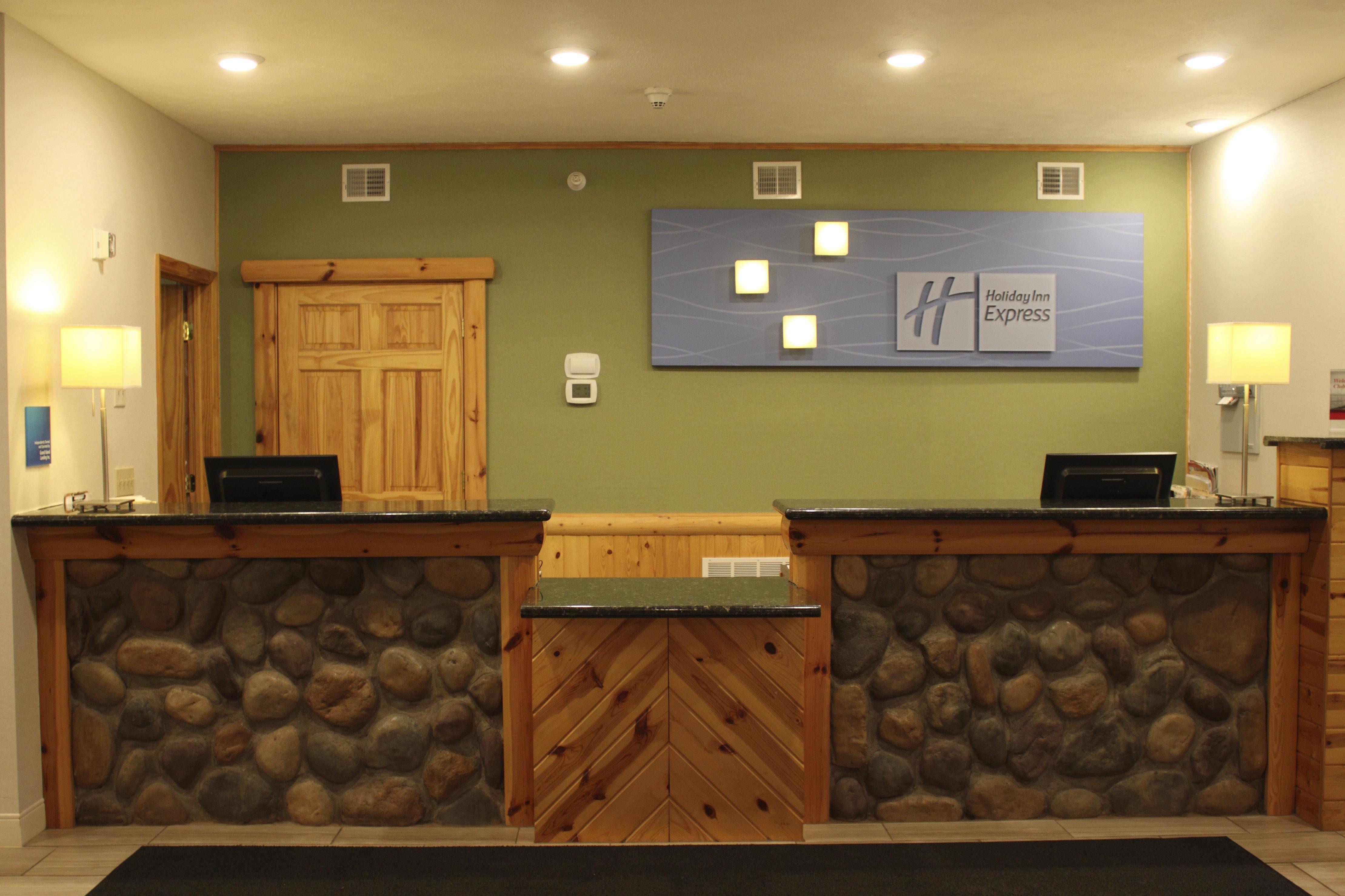 Holiday Inn Express Munising-Lakeview, An Ihg Hotel Zewnętrze zdjęcie