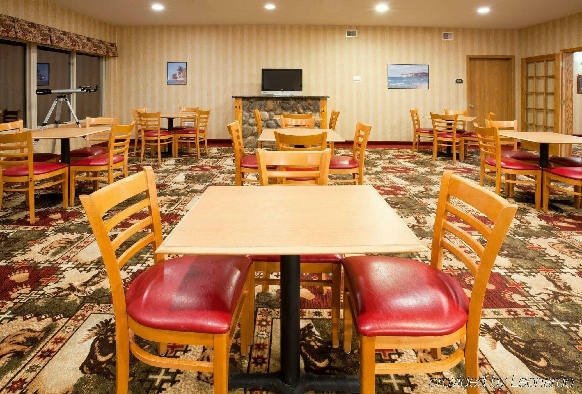 Holiday Inn Express Munising-Lakeview, An Ihg Hotel Zewnętrze zdjęcie