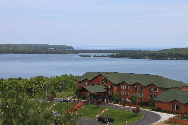 Holiday Inn Express Munising-Lakeview, An Ihg Hotel Zewnętrze zdjęcie